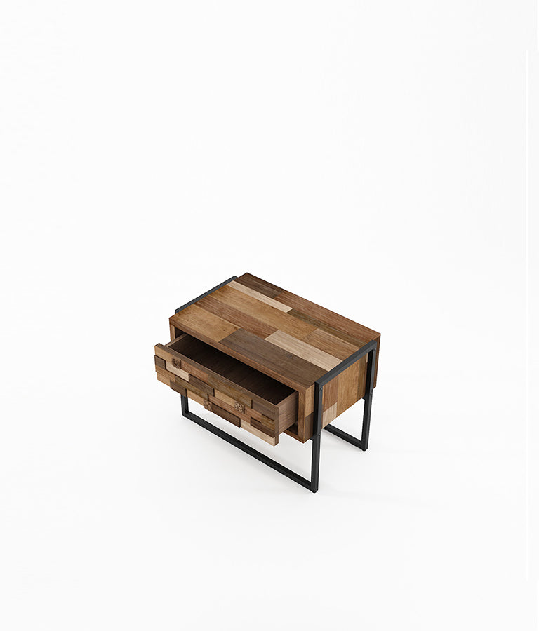 CARV'N IN BLACK Side Table